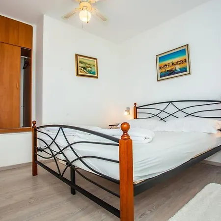 Holiday home Family Friendly House With A Swimming Pool Lokva Rogoznica, Omis - 4328 *