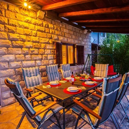 Family Friendly House With A Swimming Pool Lokva Rogoznica, Omis - 4328 * Lokva Rogoznica