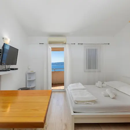 Casa vacanze Family Friendly House With A Swimming Pool Rogoznica, Omis - 4328