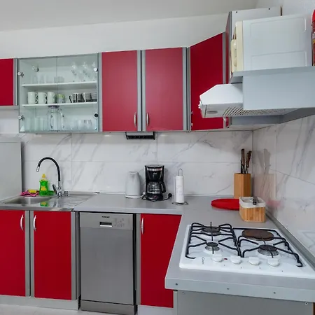 Casa vacanze Family Friendly House With A Swimming Pool Rogoznica, Omis - 4328