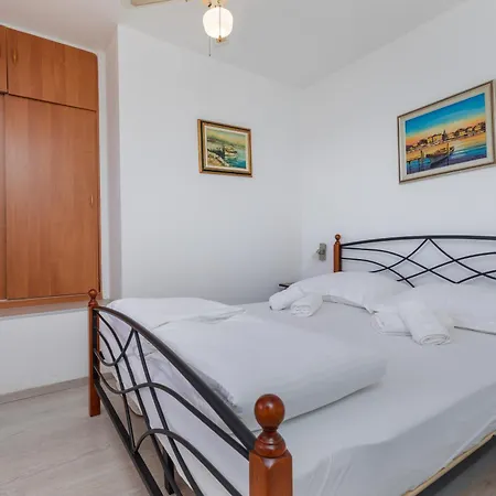 Family Friendly House With A Swimming Pool Rogoznica, Omis - 4328 Casa vacanze *