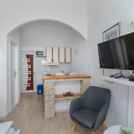 Casa vacanze Family Friendly House With A Swimming Pool Rogoznica, Omis - 4328