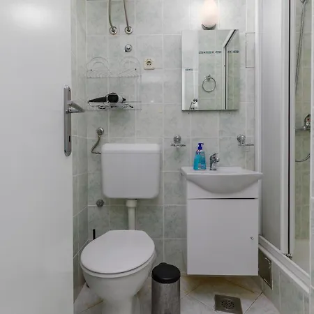 Casa vacanze Family Friendly House With A Swimming Pool Rogoznica, Omis - 4328 *