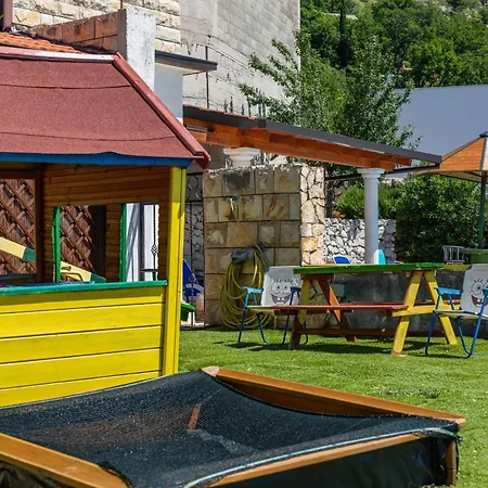 Casa vacanze Family Friendly House With A Swimming Pool Rogoznica, Omis - 4328 Lokva Rogoznica